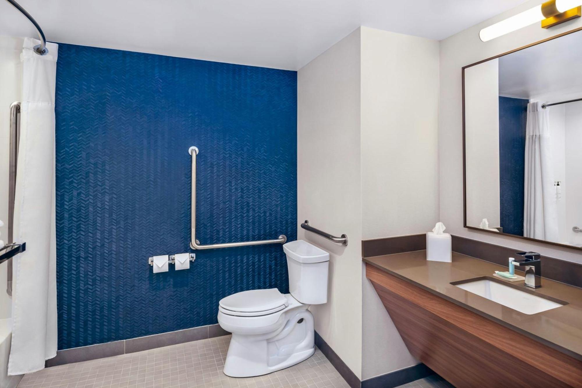 Fairfield By Marriott Inn & Suites Gravenhurst Muskoka Exterior photo